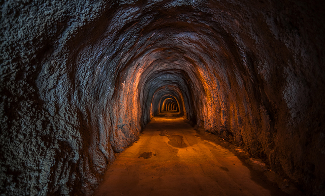 В 300 метрах под песком Сахары нашли сеть тоннелей. Их построили 6000 лет назад, а длина путей превышает тысячу километров