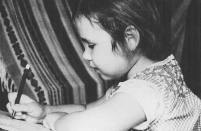 Земной путь девочки-индиго Саши Путря: Тысячи рисунков всего за 11 лет жизни Земной путь девочки-индиго Саши Путря: Тысячи рисунков всего за 11 лет жизни