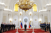 Президент РФ Владимир Путин на церемонии вручения государственных премий РФ в области науки и технологий, литературы, искусства и гуманитарной деятельности за 2015 год в Кремле