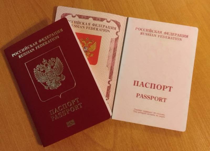 С 1 июня на Новгородчине возобновится приём заявлений на десятилетние загранпаспорта