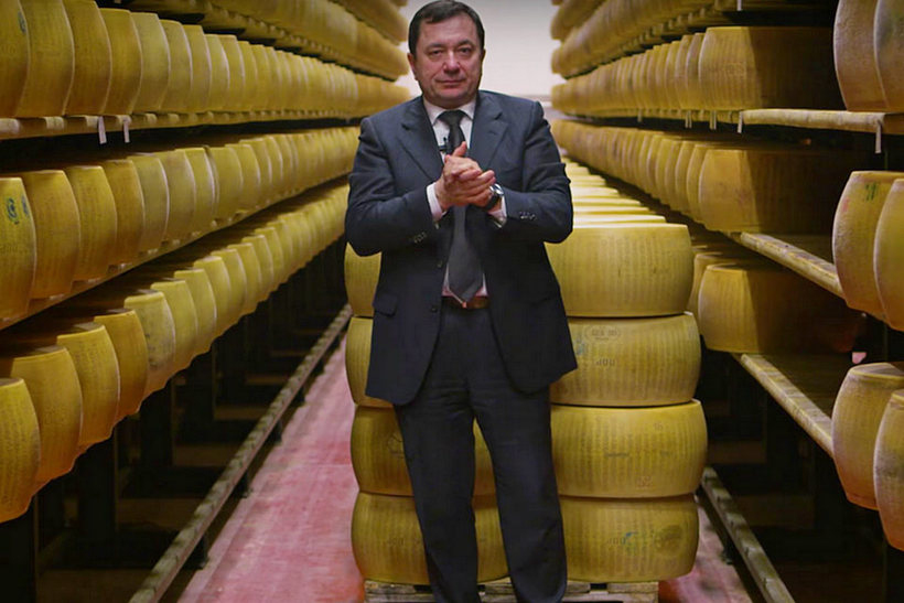 Странный банк: для чего в итальянском банке хранятся тонны сыра сорта пармезан интересное,Италия,наука