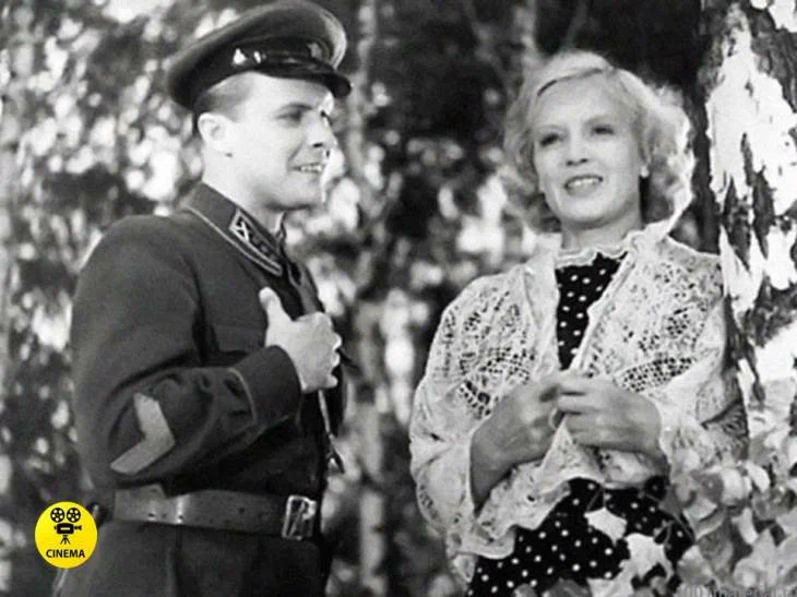 Почему легенда советского кино Марина Ладынина почти половину своей жизни избегала зеркал? 