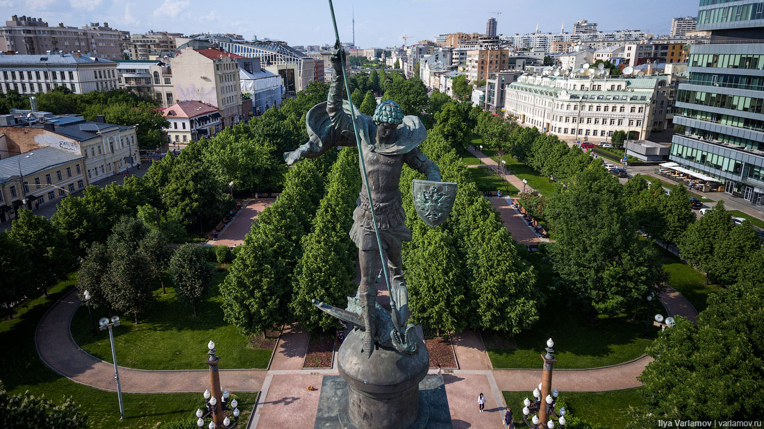 Полет над Москвой