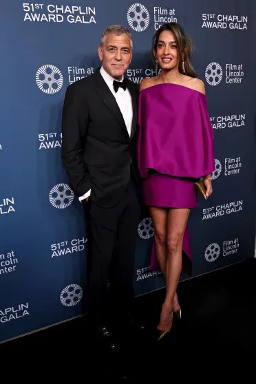 Джордж и Амаль Клуни вышли в свет в Нью-Йорке Амаль, Клуни, Джордж, премии, актёра, КлуниДжордж, дорожках, Последний, выходили, красных, вместе, Милане, глобус, после, остались, афетапти, феврале, видели, гости, Олимпийских