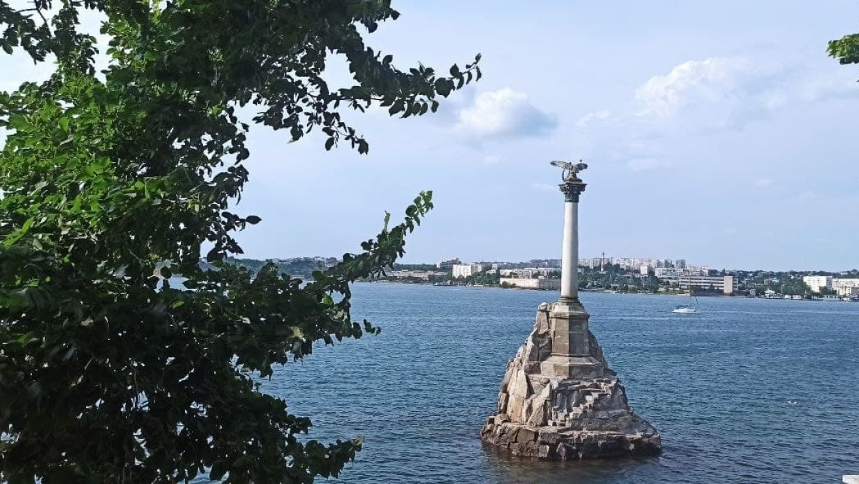 Инспекторы ГИБДД рассказали детям о безопасности на дорогах в парках Севастополя