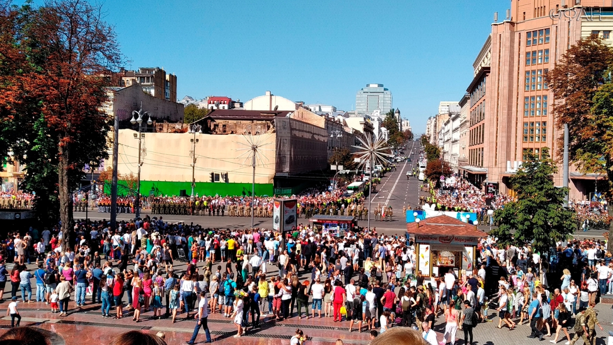 Порошенко в зеленке и радикалы с лягушками: как прошло 30-летие независимости Украины Порошенко в зеленке и радикалы с лягушками: как прошло 30-летие независимости Украины Украина