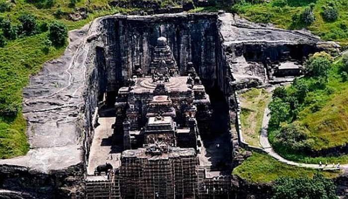 Грандиозный и таинственный артефакт из далекого прошлого - храм Кайлаш (Кайласанатха)