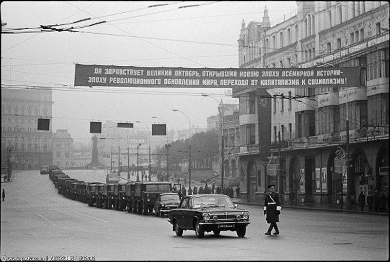 25 эпизодов советской жизни 1970-х от фотографа Владимира Сычева 