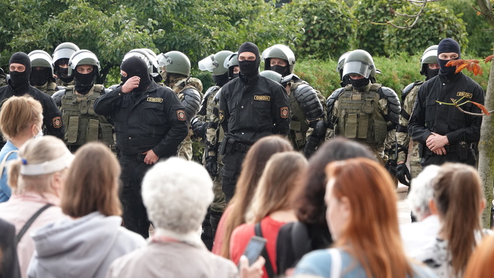 "Россия - враг" и субботнее "позорище": Против силовиков в Минске вышли "принцесски" "Россия - враг" и субботнее "позорище": Против силовиков в Минске вышли "принцесски" геополитика