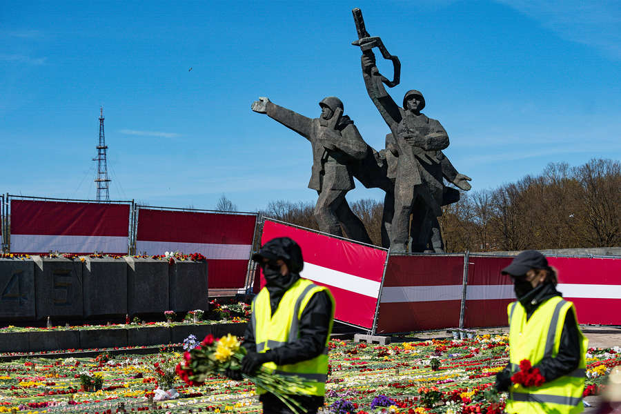 «Латвию надо вразумить». Чем Россия ответит на снос памятника Освободителям Риги