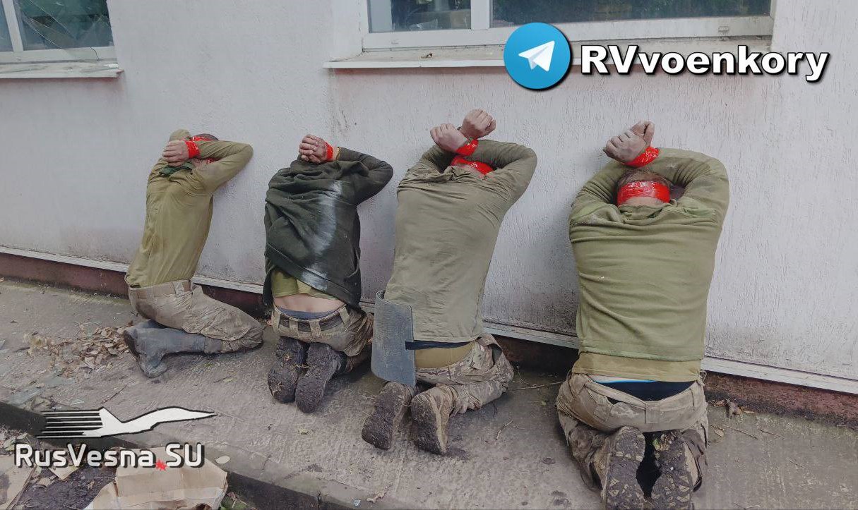 Очередная группа военных ВСУ сдалась на окраине Волчанска (ВИДЕО)