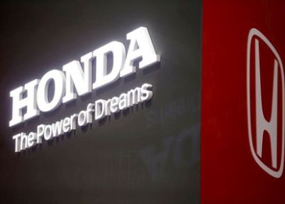 The Honda logo displayed at the 89th Geneva International Motor Show in Geneva, Switzerland, March 5, 2019. REUTERS/Pierre Albouy/File Photo
