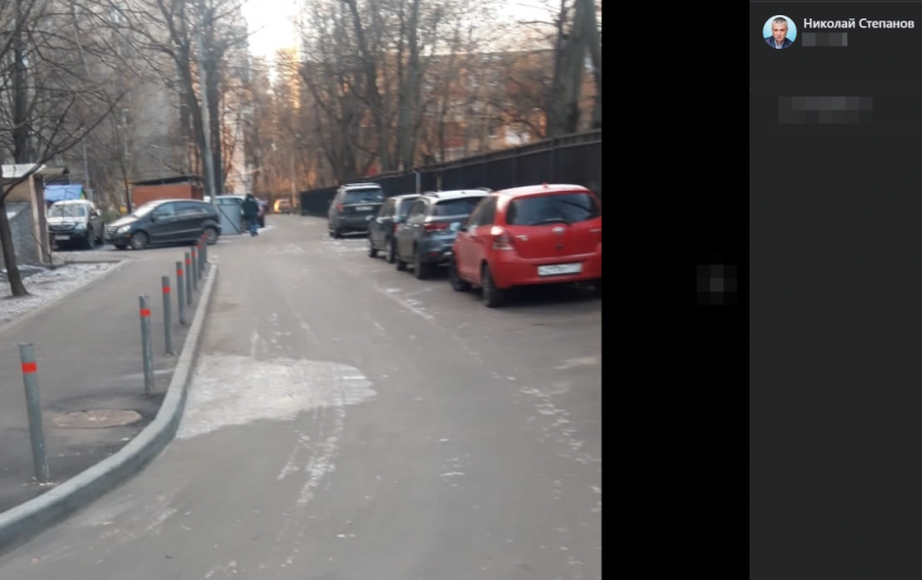 Во дворе на Волоколамке исключили парковку на тротуаре