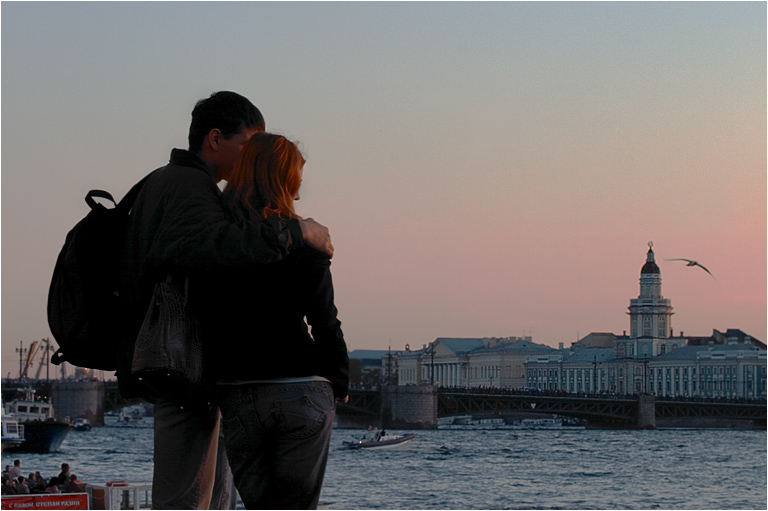 lyubitelskoe-dve-piterskie-devushki-s-parnem-meditsinskoe-video-porno