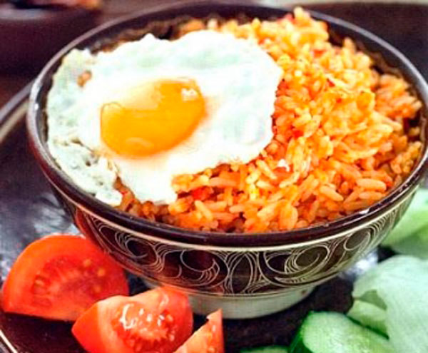 «Нази горенг», жареный рис гарнир,кухни мира