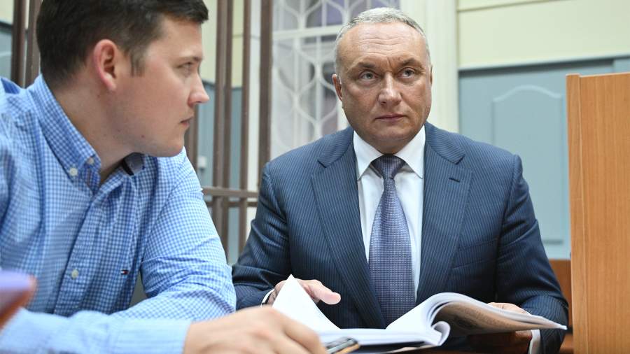Арестованный сенатор Савельев не признал вину в организации убийства