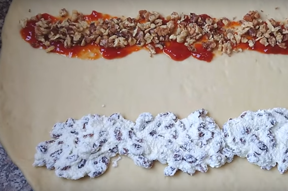 Пирог "Трио" с яблоком, творогом  и орехами