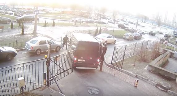 Самая нелепая погоня за преступниками Самая нелепая погоня за преступниками Невероятное на дорогах,Юмор