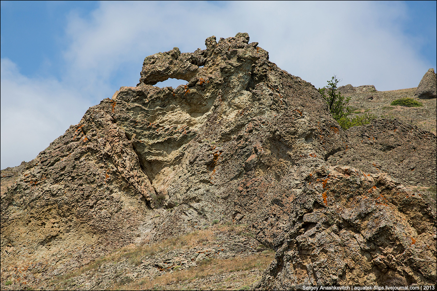 Самый старый в мире спящий вулкан. Карадаг
