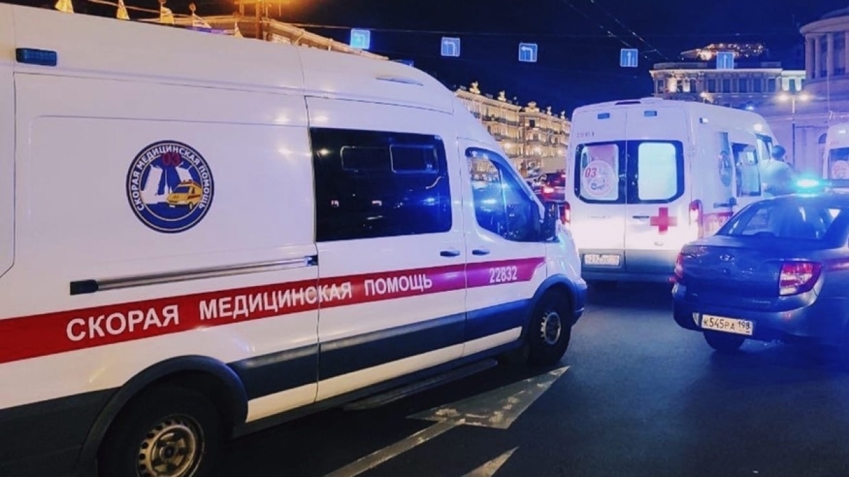 Машина сбила мать с ребенком на тротуаре в Москве Происшествия