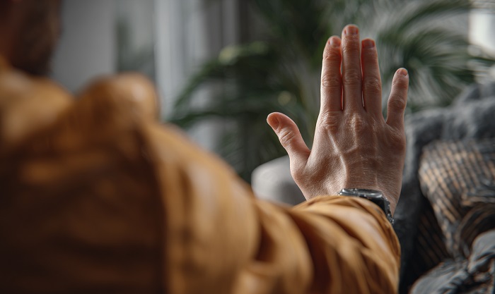 Манипуляции. / Фото: Midjourney