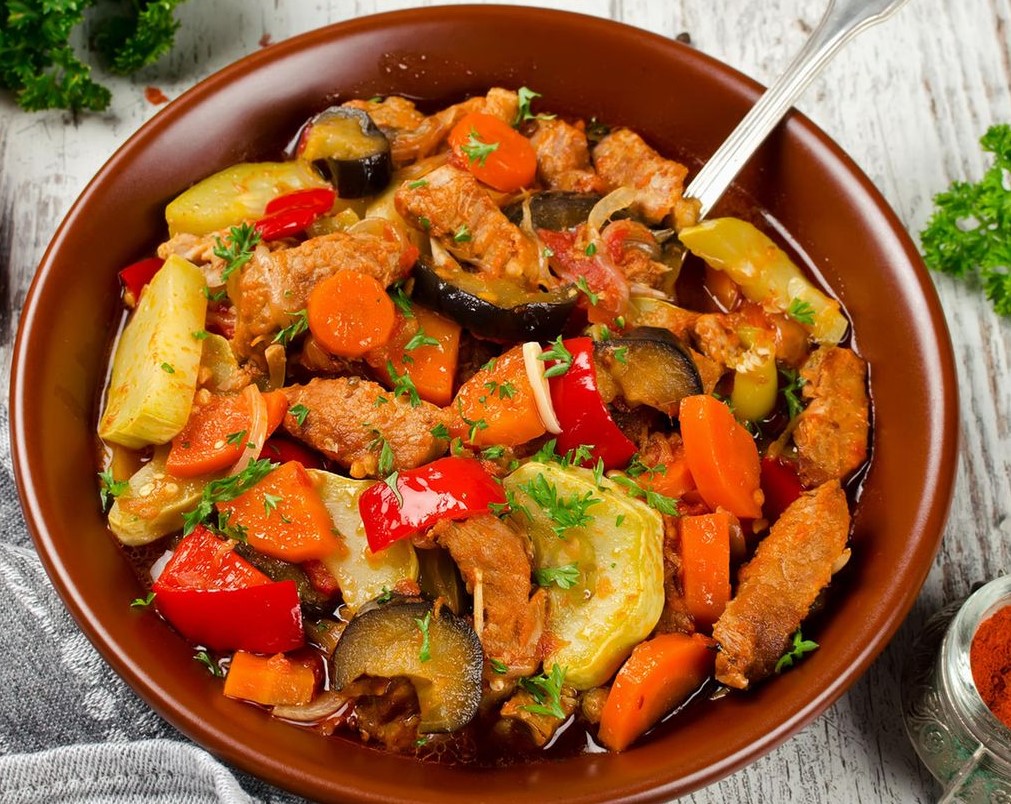 Мясо с овощами в мультиварке