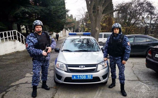 Крымские росгвардейцы задержали мужчину, устроившего дебош в Ялте