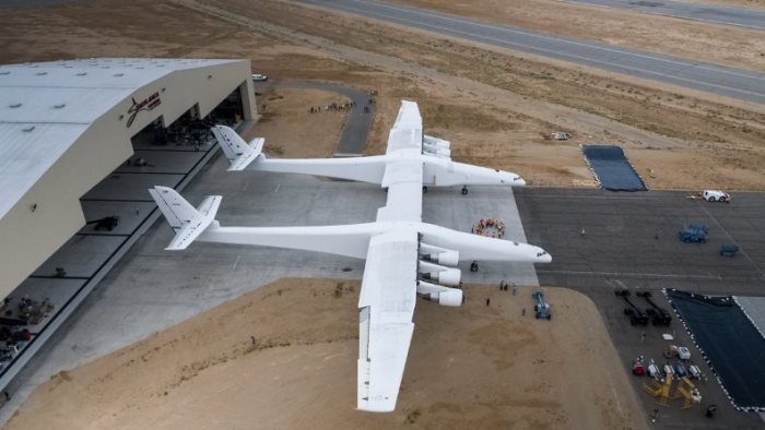 Самый большой самолет мира ещё и самый быстрый