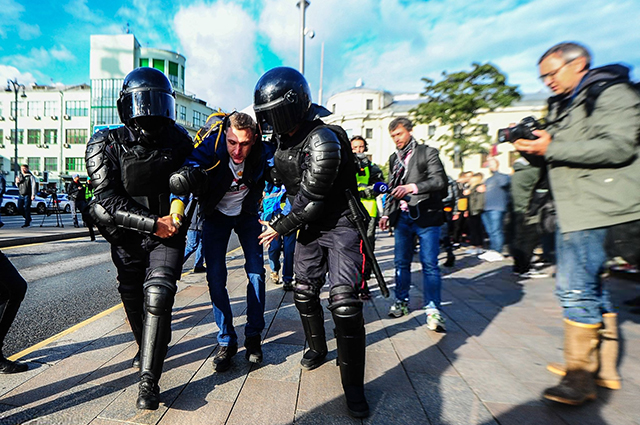 Итоги года — 2019: протестные митинги, задержания, пикеты и самые громкие акции борцов с системой акции, после, стали, человек, поддержку, несколько, участие, отношении, тысяч, акция, через, время, который, многие, свободу, Москве, которых, которые, течение, Ивана