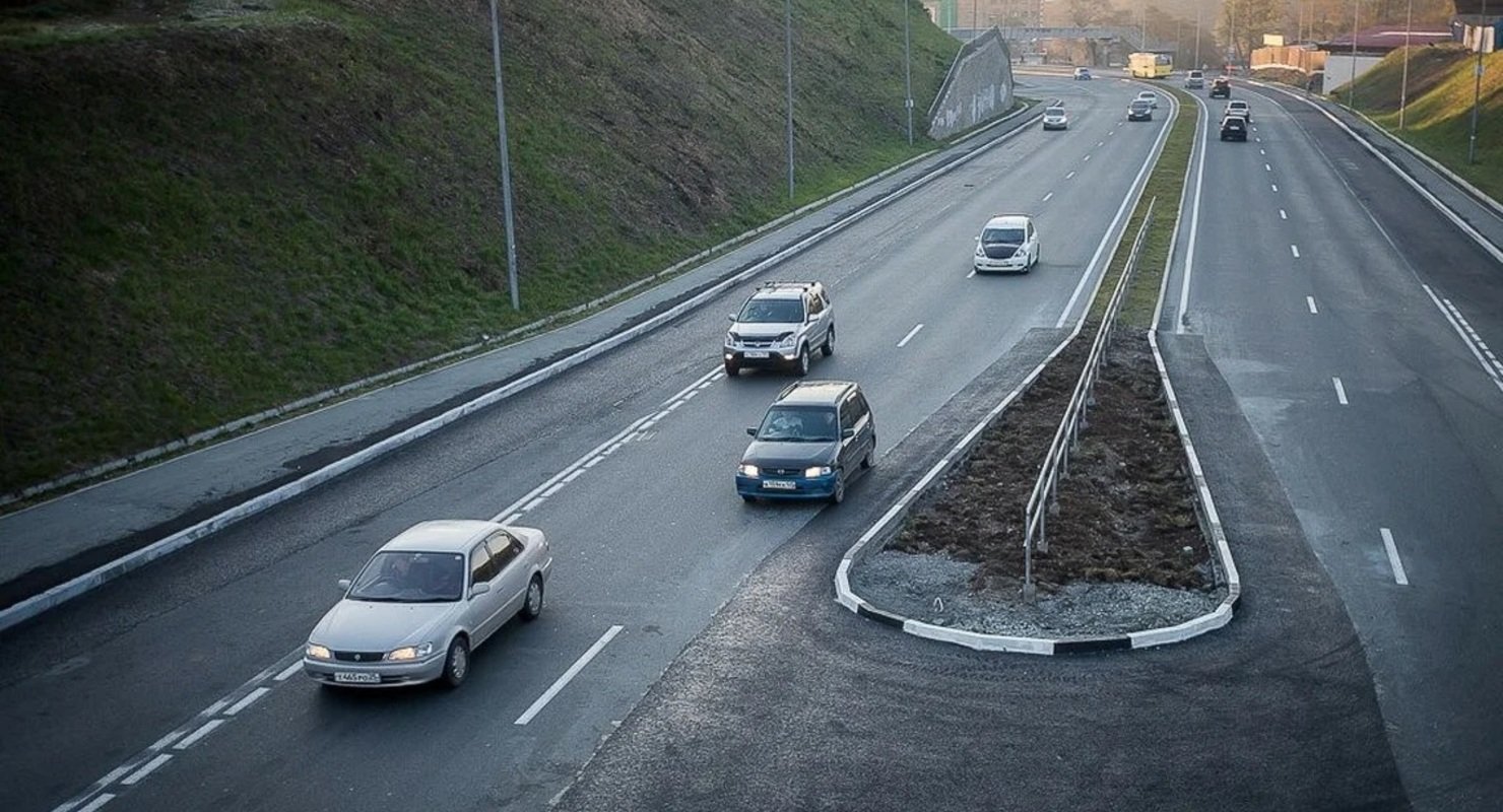 Можно ли осуществлять разворот через разрыв в отбойнике? Автомобили