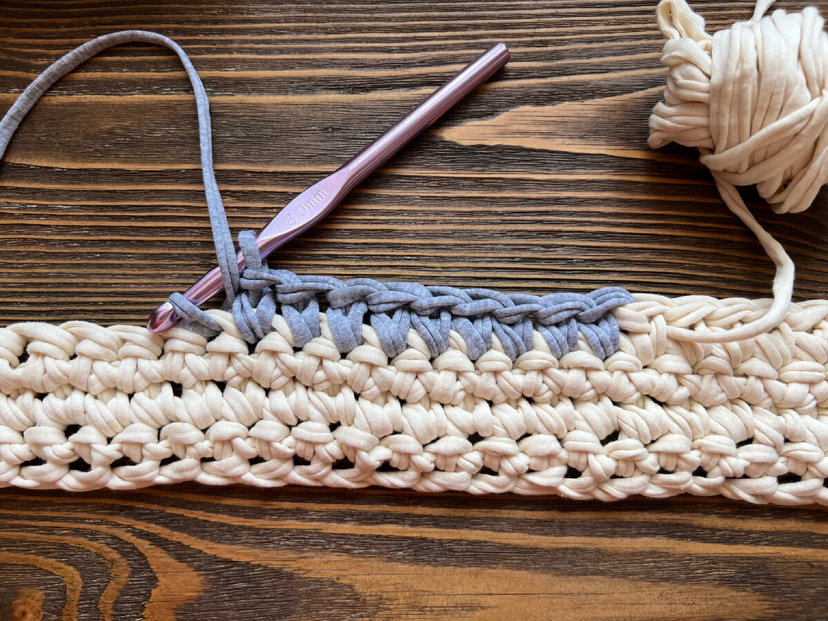 Связала стильный ковёр из шнура для подвязки растений вязание,мастер-класс,рукоделие