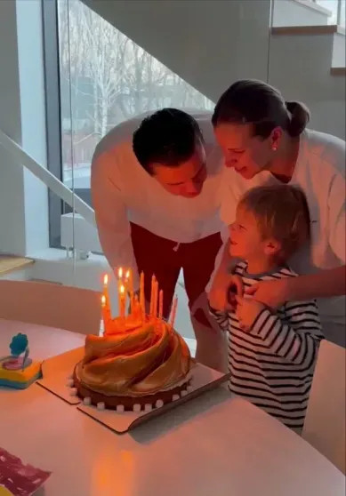 Соосновательница 12 Storeez Марина Голомаздина отпраздновала день рождения мужа — бизнесмена Роберта Нуретдинова Голомаздина, Марины, Роберт, видео, Storeez, Хохлов, Ирина, одежды, Нуретдинов, НуретдиновМарина, чтобы, ГоломаздинойКадр, которого, появился, Роберта, рождения, Марина, Иваном, вместе, Голомаздины