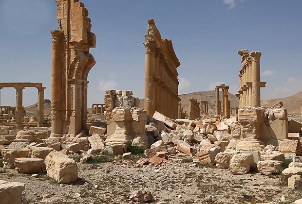Развалины древнего города Пальмира, в окрестностях которого погиб Александр Прохоренко