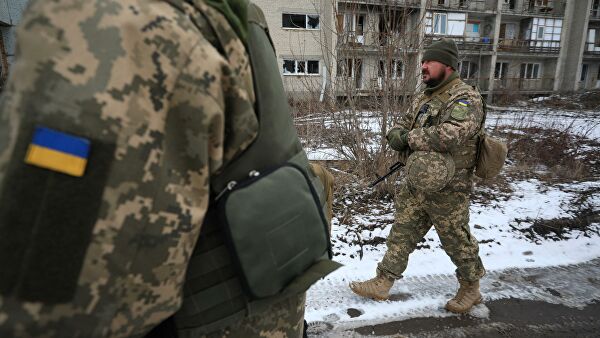 Украинские военные на линии соприкосновения в Донецкой области