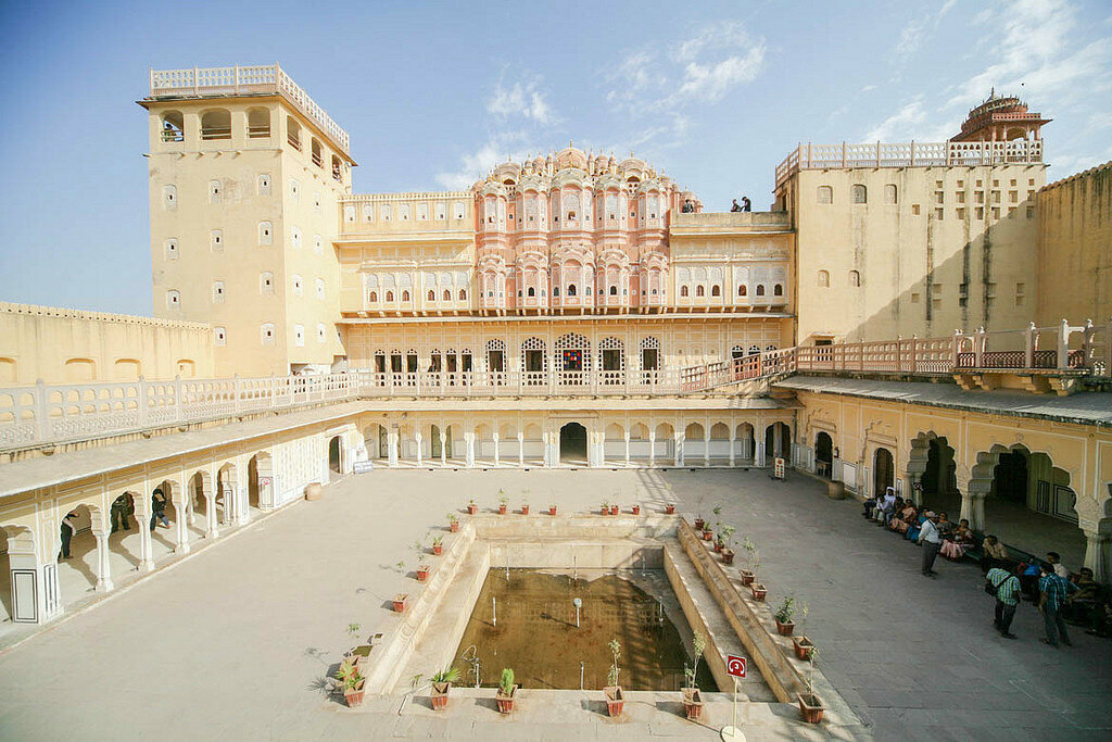 Настоящий дворец для гарема: много окон и ни одной лестницы архитектура,дворцы,Индия,интересное,Хава Махал