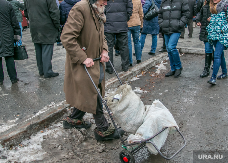 России грозит отток пенсионеров из страны? Молодежь увидела свою старость: 200 рублей в день