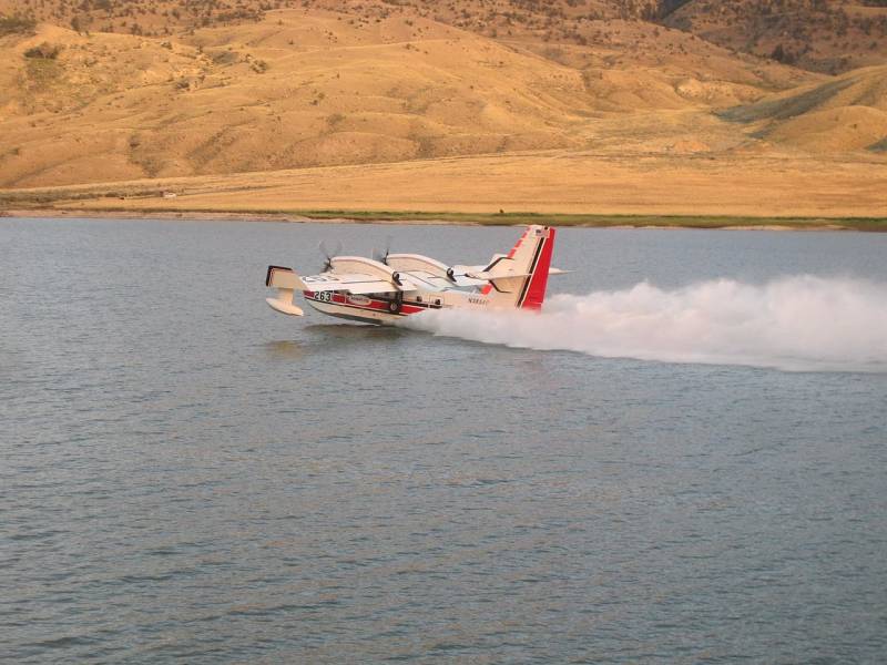 Самолёт-амфибия Viking Canadair CL-515  ввс
