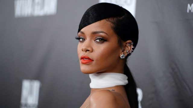 rihanna-launches-beauty-hair-styling-agency1