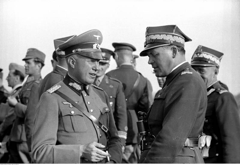 Не потребовать ли нам репарации с Польши?