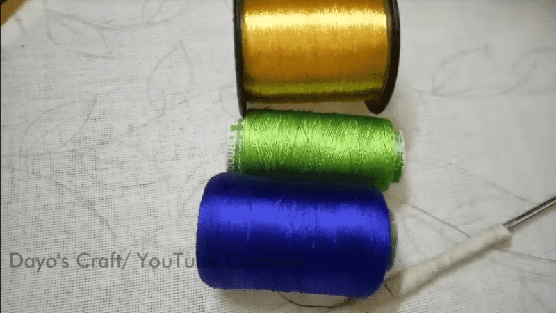 Простая техника красочной объёмной вышивки на одежде вдохновение