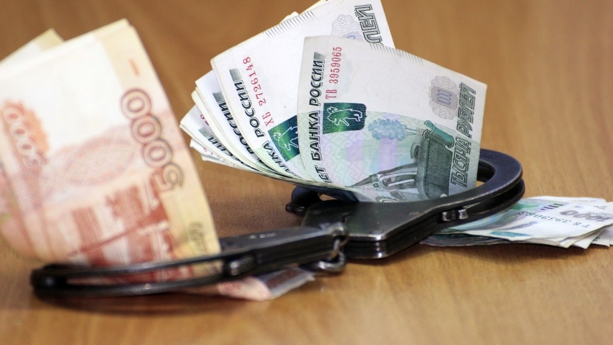 Владелец сети клиник отделался условным сроком за крупное хищение в Петербурге