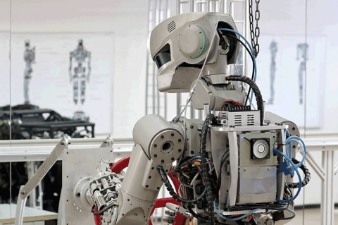 «Роскосмос» остановил разработку робота за 2,4 миллиарда рублей «Роскосмос» остановил разработку робота за 2,4 миллиарда рублей роботы,Россия,техника