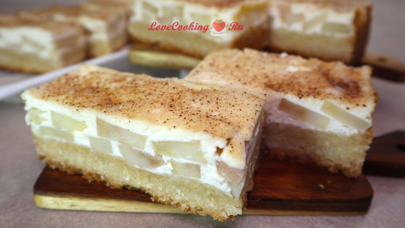 Кокосовый пирог с грушами в сметанной заливке