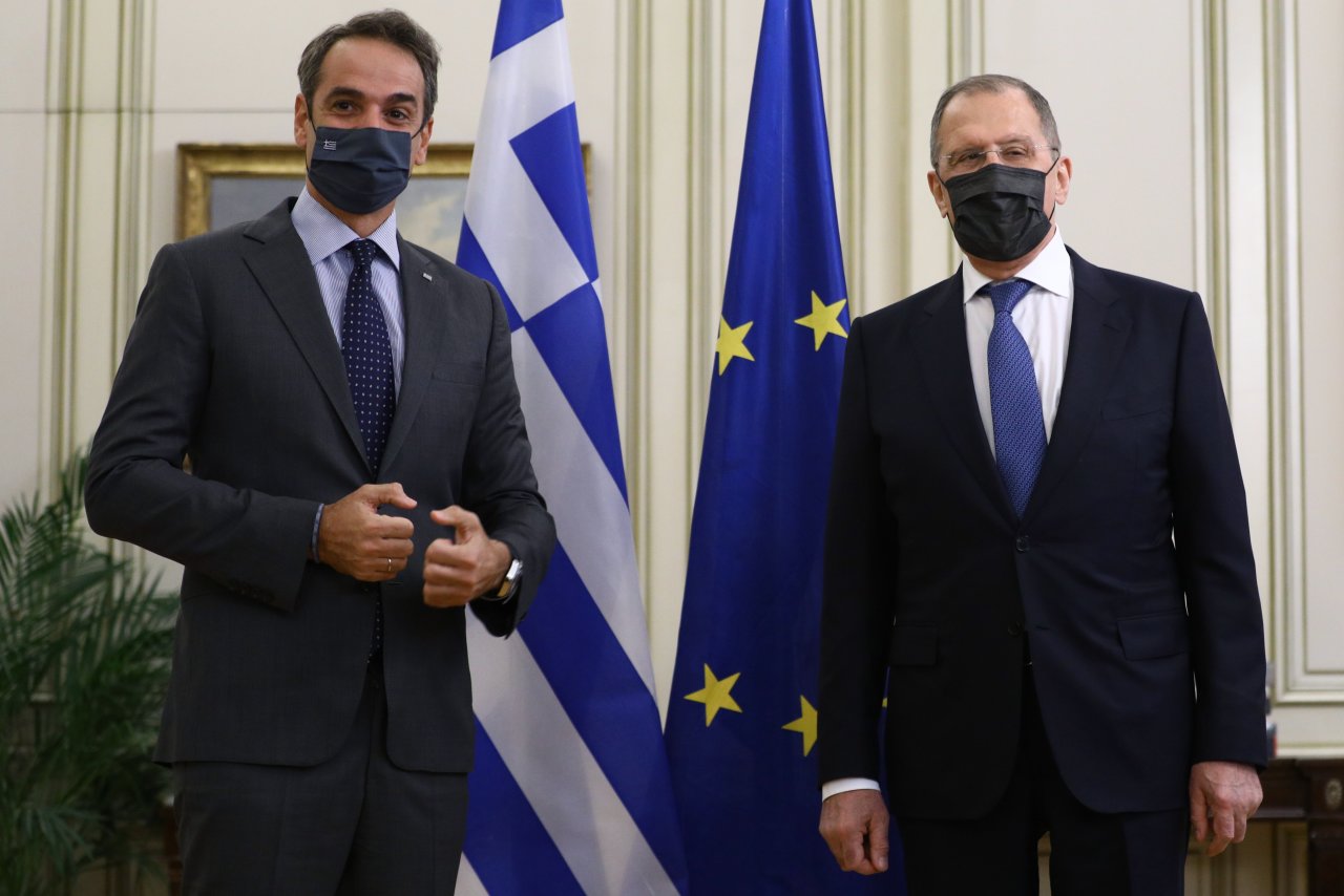 Лавров обсудил с премьером Греции сотрудничество двух стран