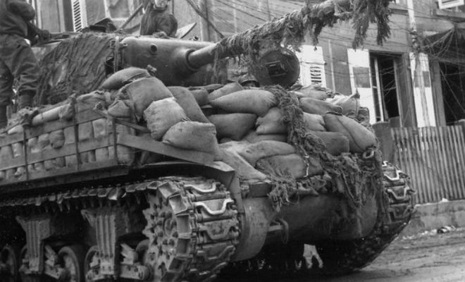 Могут ли мешки с песком защитить танк: проверка на Т-34 армия,броня,великая отечественная война,оружие,Пространство,пушка,т-34,танк