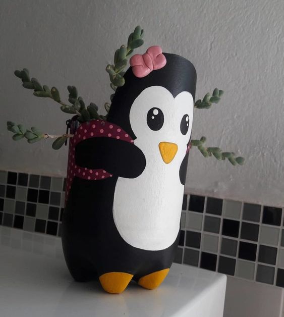 Веселые горшки из пластиковых бутылок: 33 идеи и их воплощение Веселые горшки из пластиковых бутылок: 33 идеи и их воплощение для дома и дачи,новая жизнь старых вещей