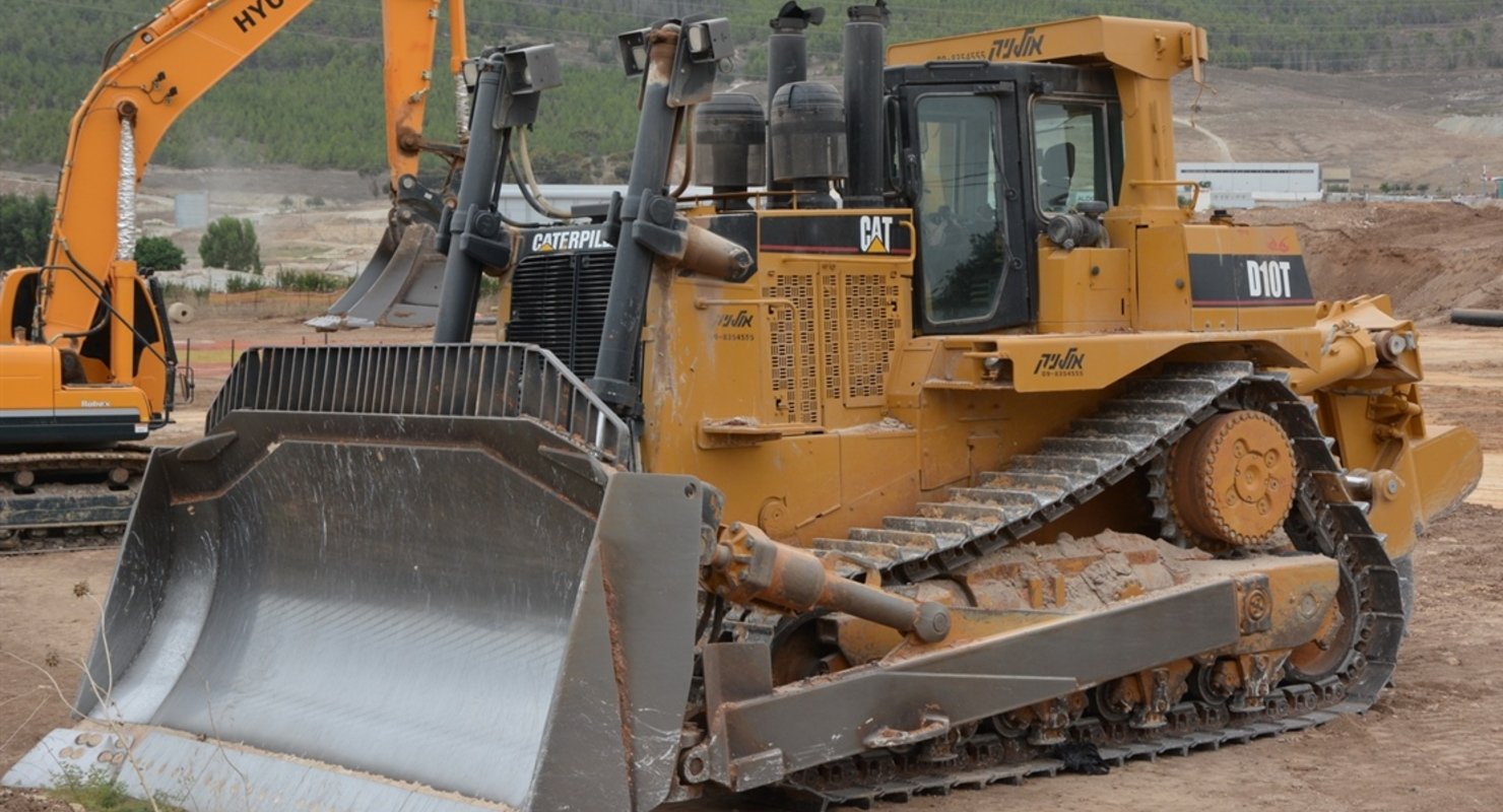 Трактор-великан Caterpillar D10 Трактор-великан Caterpillar D10 Исследования
