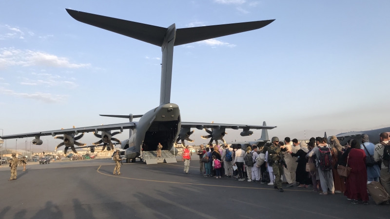 Взрыв у ворот аэропорта в Кабуле мог устроить смертник