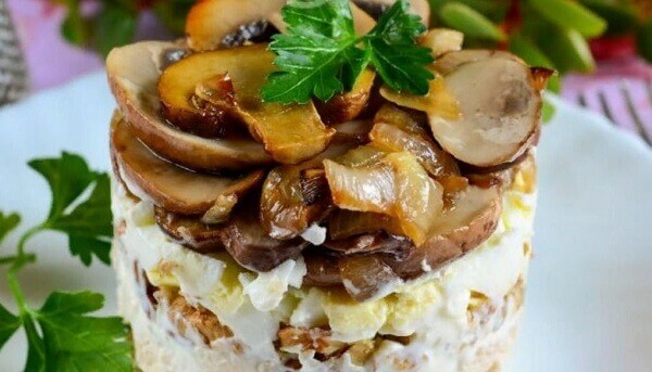 ТОП-10 простых и вкусных салатов с грибами салат, салата, шампиньонами, курицей, слоем, можно, блюдо, грибами, нарезать, куриное, мелко, Салат, нарезаем, тёрке, приготовить, измельчаем, чтобы, вкрутую, слоями, промываем