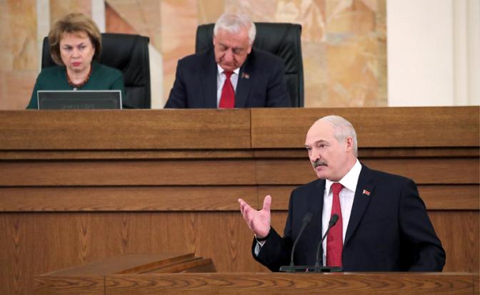 Вилы Лукашенко: Между шоком и долгами